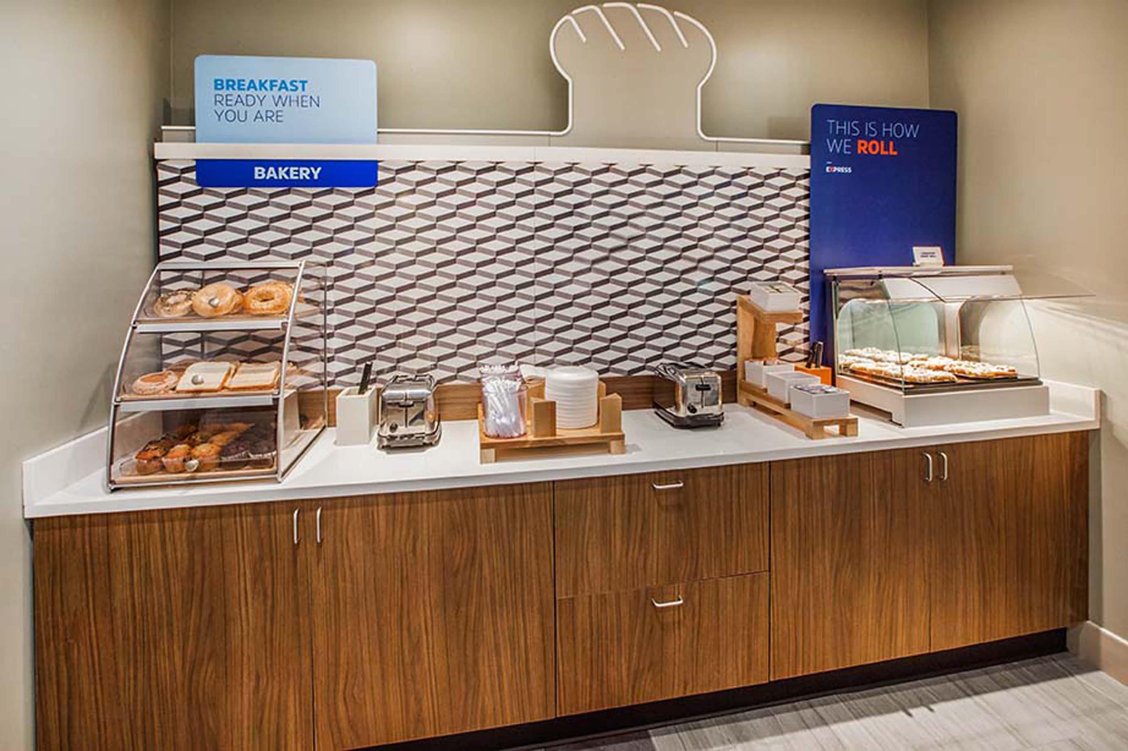 Holiday Inn Express - Columbus - Dublin By Ihg Exterior photo
